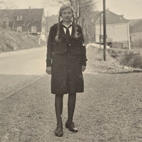 20260613_163341.jpg Hitler Youth BDM Jugend Girls in Uniform Photo WW2 German