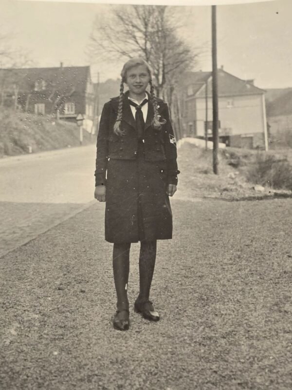 20260613_163341.jpg Hitler Youth BDM Jugend Girls in Uniform Photo WW2 German