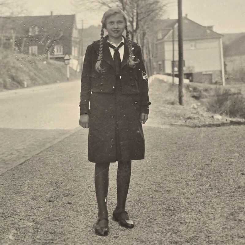 20260613_163341.jpg Hitler Youth BDM Jugend Girls in Uniform Photo WW2 German