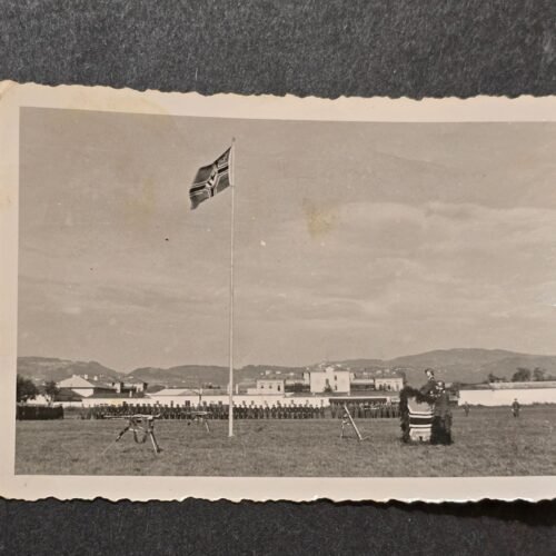 20260621_122500.jpg Swastika Battle Flag - Machine Guns Wehrmacht Steel Helmet Soldiers WW2 German Photo