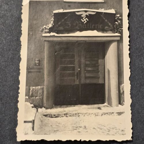 20260621_155717.jpg Original WWII Luftwaffe 3. Swastika Eagle Batterie Barracks Entrance Photo Flak Unit Sign German Photo