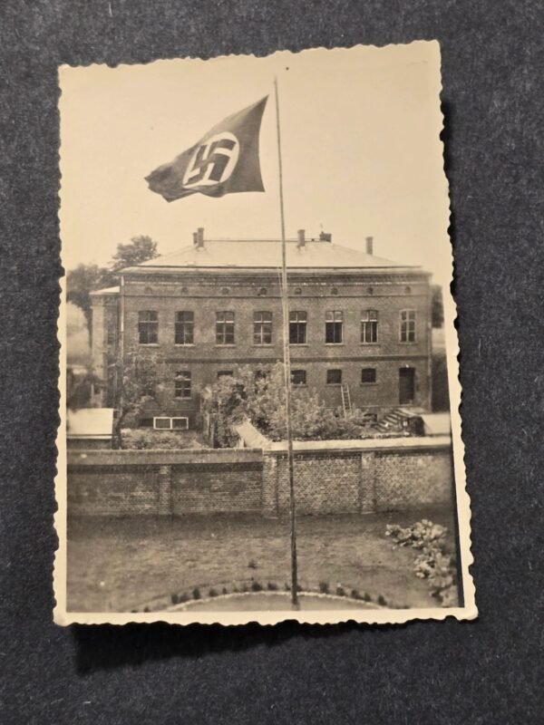 20260621_160155.jpg RARE! Original WWII German Photo Brown House Munich NSDAP Headquarters w Swastika Flag