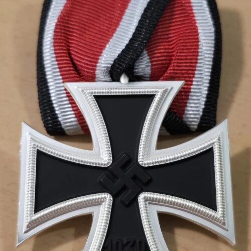 20260708_142818.jpg EK2 Iron Cross 2nd class Mounted medal Bar WW2 German Military Award