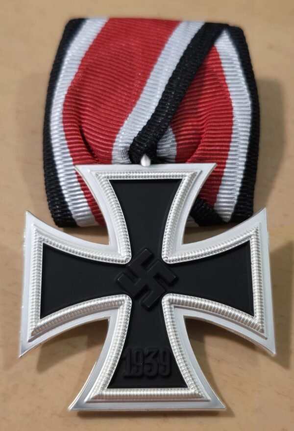 20260708_142818.jpg EK2 Iron Cross 2nd class Mounted medal Bar WW2 German Military Award