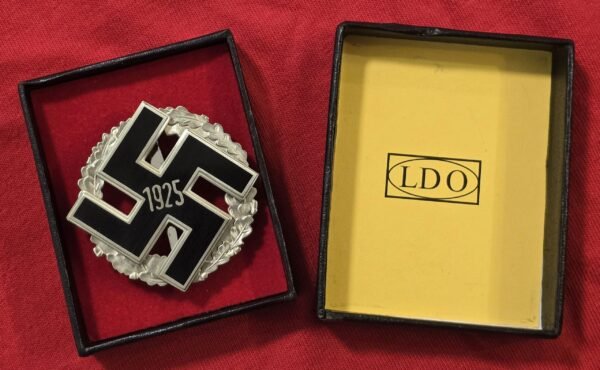 20260708_144452.jpg Third Reich Early NSDAP Gau Honor Badge 1925 LDO Boxed Award WW2 Nazi German