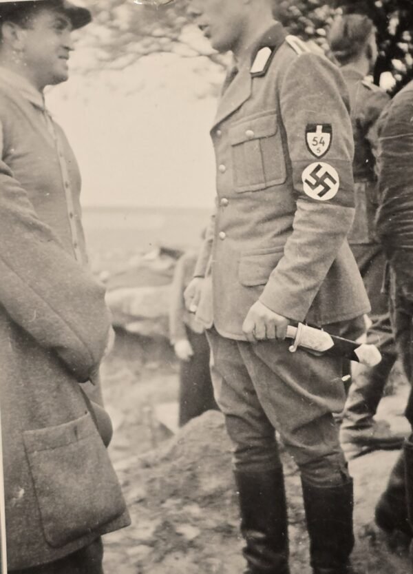 20260714_203401 Original Third Reich RAD Soldiers Photo Reichsarbeitsdienst Man Swastika Armband Unit Patch & RAD Hewer Dagger