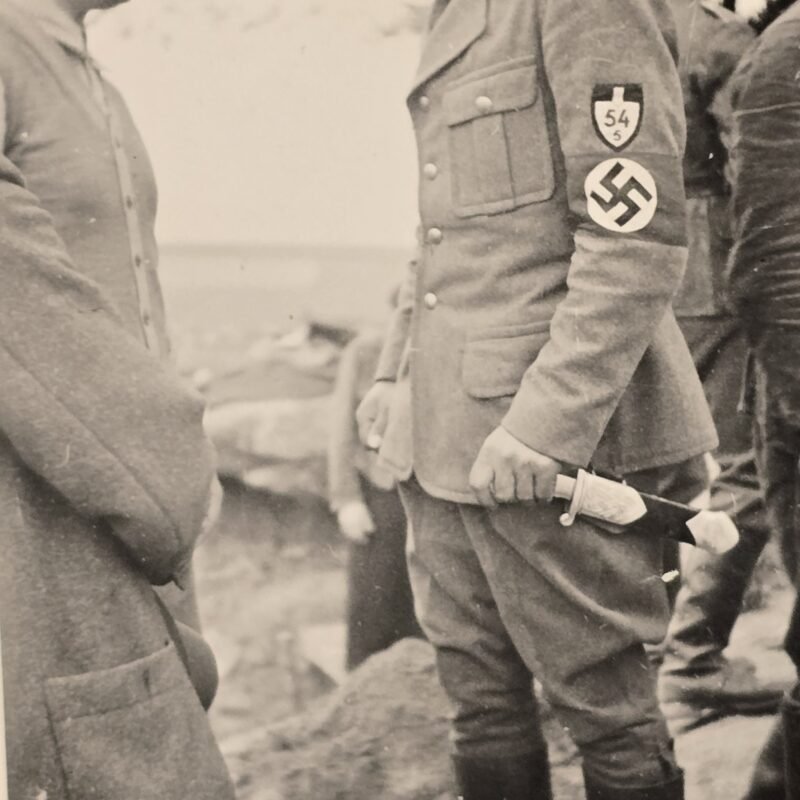 Original Third Reich RAD Soldiers Photo Reichsarbeitsdienst Man Swastika Armband Unit Patch & RAD Hewer Dagger