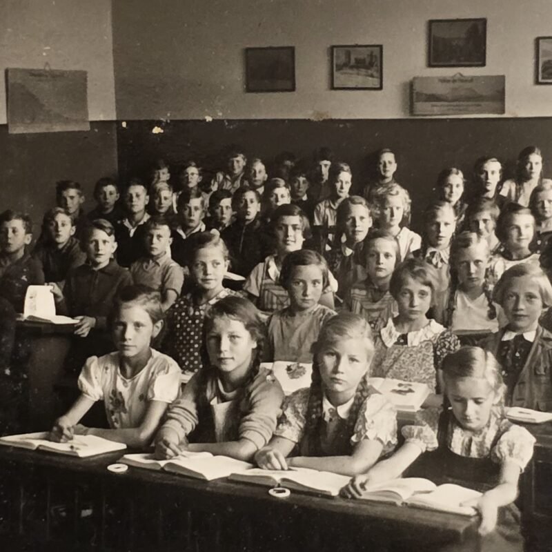 WW2 German HJ Hitler Youth Boys - BDM Girls NSDAP Third Reich School Classroom photo