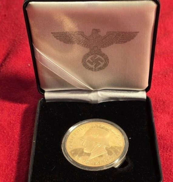 aaa1.jpg WWII German Third Reich 14th Panzer Division 24K Gold Medal Medallion Stalingrad