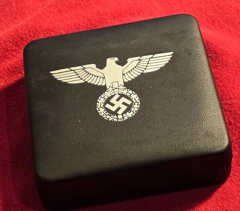 aaa4-e0b8e51.jpg WWII German Third Reich 14th Panzer Division Silver Medal Medallion Stalingrad