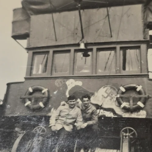kriegsmarine-sailors-on-board-a-ship-w-swastika-art-ww2-german-third-reich-era-photo-02-57e9839a Kriegsmarine Sailors on Board a ship w Swastika Art WW2 German Third Reich Era Photo