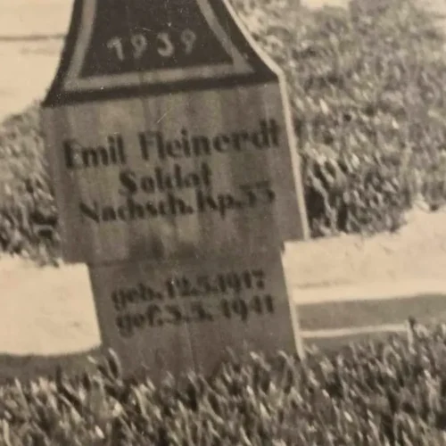 WW2 German Afrika Korps Soldiers KIA Cemetery w Iron Cross Swastika Graves Photo lot