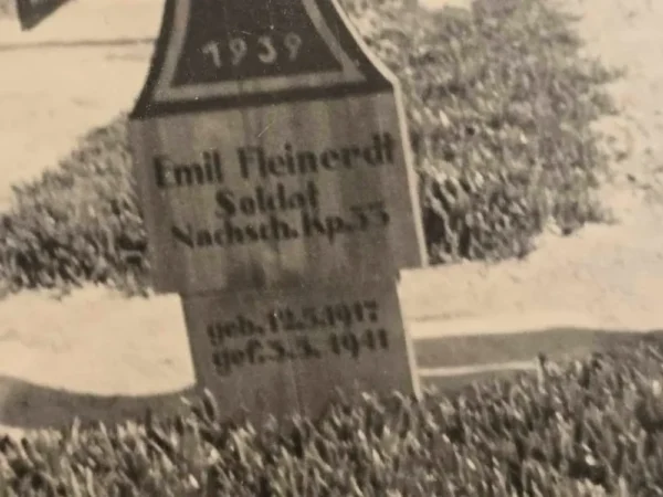 WW2 German Afrika Korps Soldiers KIA Cemetery w Iron Cross Swastika Graves Photo lot