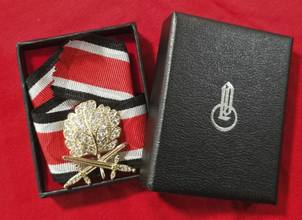 WW2 German HANS ULRICH UDEL GOLD OAK LEAVES w SWORDS & DIAMONDS Boxed Collection