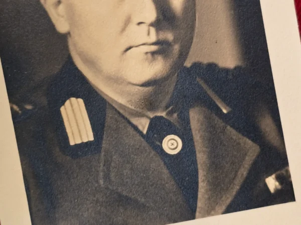 WW2 Nazi German NSDAP Political Leader w NSDAP Golden Party members badge Photo