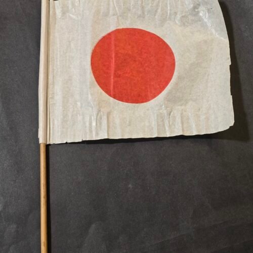 20260329_142401 Original WWII Imperial Japanese Rising Sun Hinomaru Paper Flag Bamboo Pole War Trophy