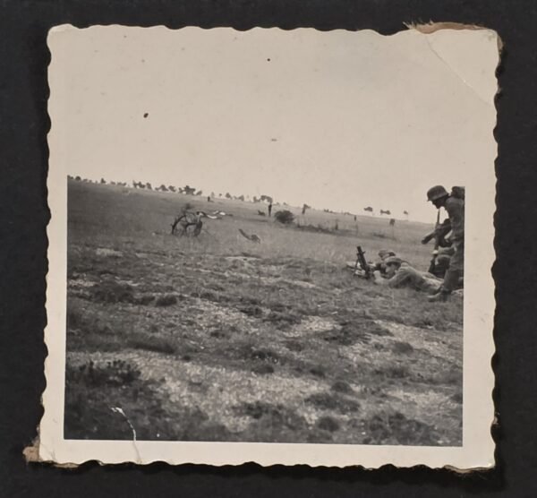 COMBAT SHOT Wehrmacht soldiers w Mortars in the field Military WW2 German War Photo