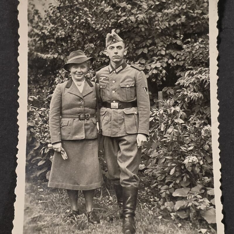 Wehrmacht Soldier w BDM Frauen Girl w Swastika Brouch Pin WW2 German Military War Photo