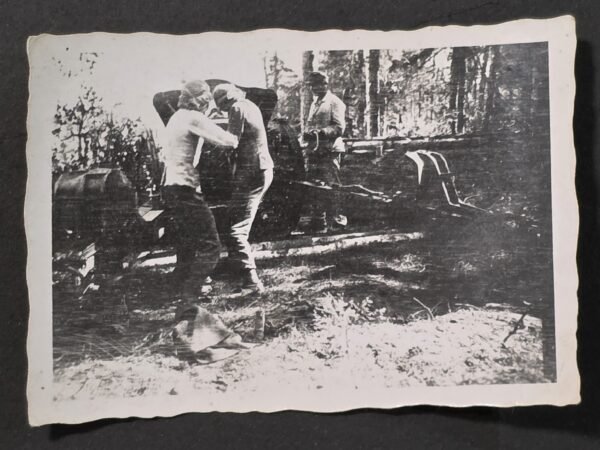 20260822_123548 BATTLE ZONE COMBAT SHOT Wehrmacht soldiers w Artillerie Gun Cannon in the field Military WW2 German War Photo