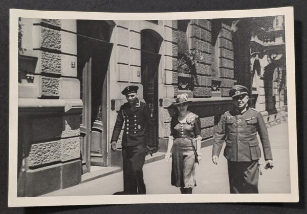 20260822_123647 FATHER & SON Decorated Wehrmacht Officer w Dagger Kriegsmarine Sailor w Minesweepers badge Military WW2 German War Photo