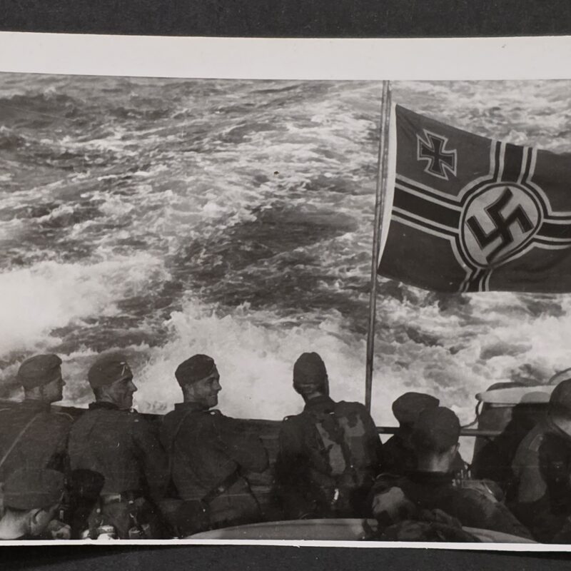 20260902_173411 EPIC BATTLE FLAG SHOT! WWII German Wehrmacht Soldiers Aboard Kriegsmarine Ship – Reich War Flag Photo