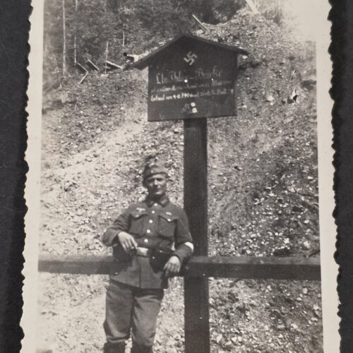 20260902_174821 WWII Nazi German 1940 RAD Soldier Photo House Shaped Camp Division Swastika Sign