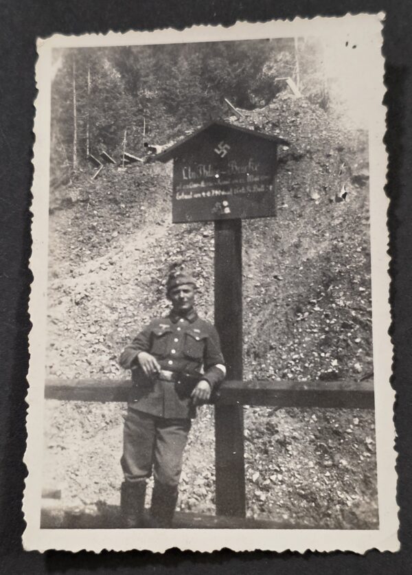 20260902_174821 WWII Nazi German 1940 RAD Soldier Photo House Shaped Camp Division Swastika Sign