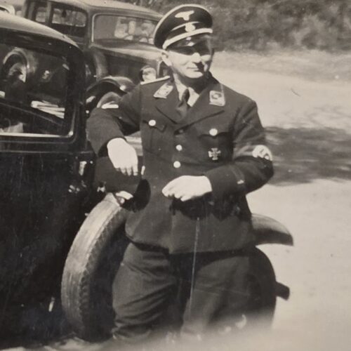 20260902_175134 Rare Original WWII Nazi German SS Officer Photo – Totenkopf Visor Cap EK1 Armband & Car