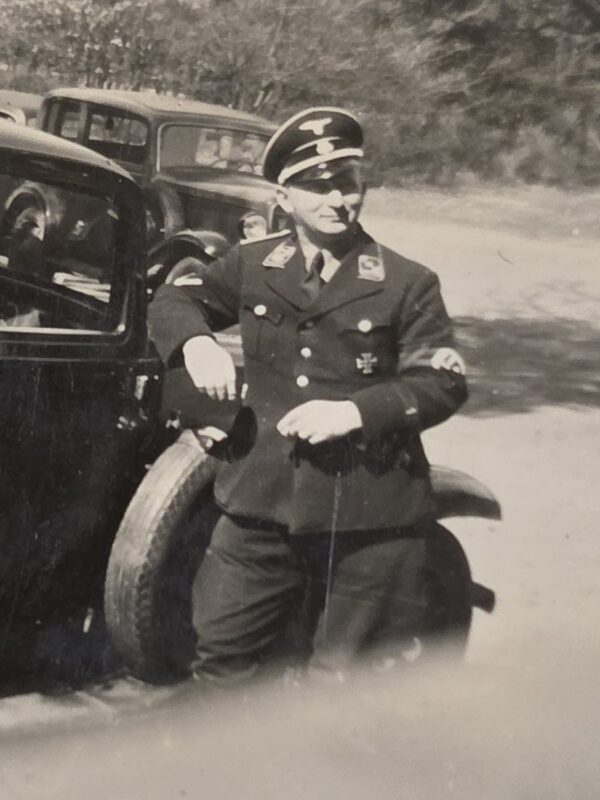 20260902_175134 Rare Original WWII Nazi German SS Officer Photo – Totenkopf Visor Cap EK1 Armband & Car