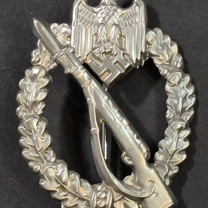 20260905_150429 WWII Nazi German Silver Infantry Assault Badge Medal IAB – Hollow Pressed
