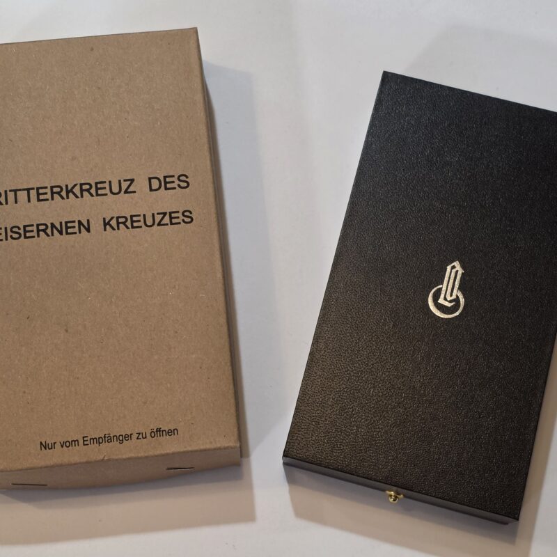 20260906_124636 WWII German Knight’s Cross Ritterkreuz Deluxe LDO Presentation Case w/ Outer Box