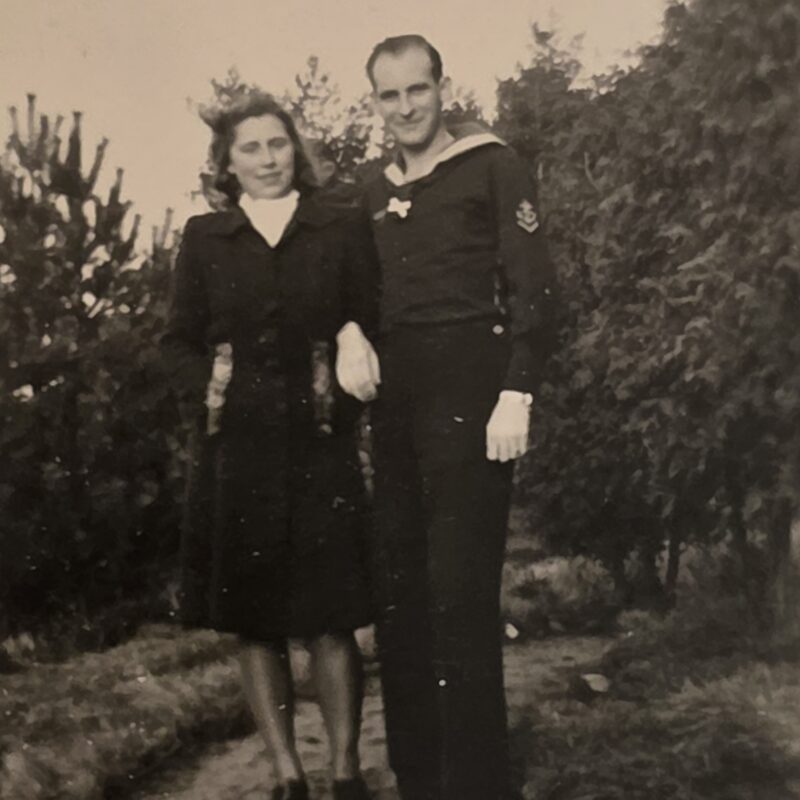 Kriegsmarine Sweethearts WWII German Military Soldier w Girlfriend Photo