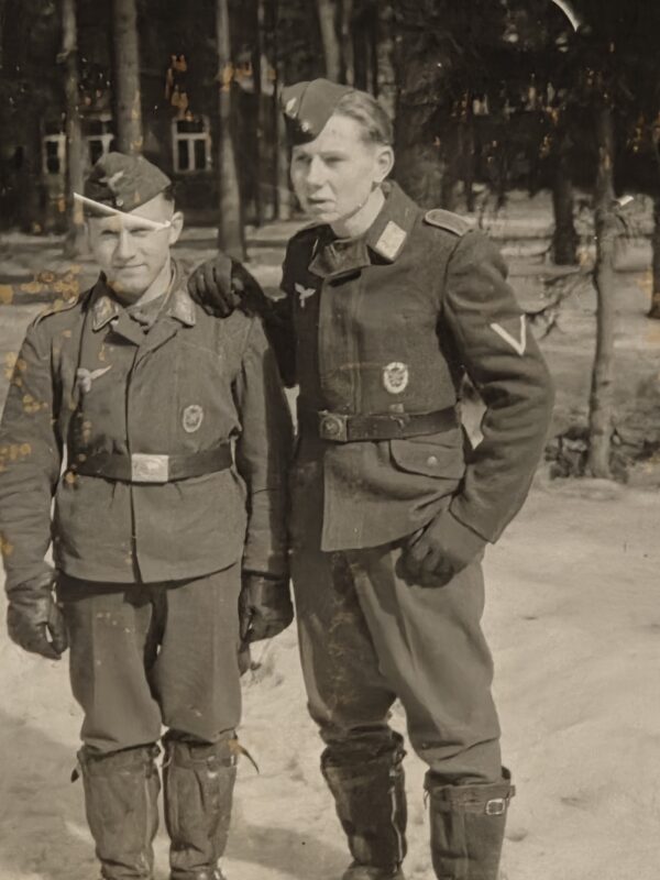 20260924_135342 Luftwaffe Soldiers w Radio Operator Air Gunners Patch WWII German Military Photo
