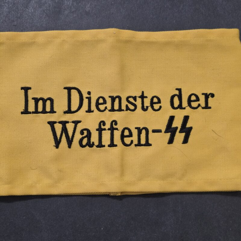 20260926_144312 WW2 Nazi German Waffen SS Armband Im Dienste der Waffen-SS