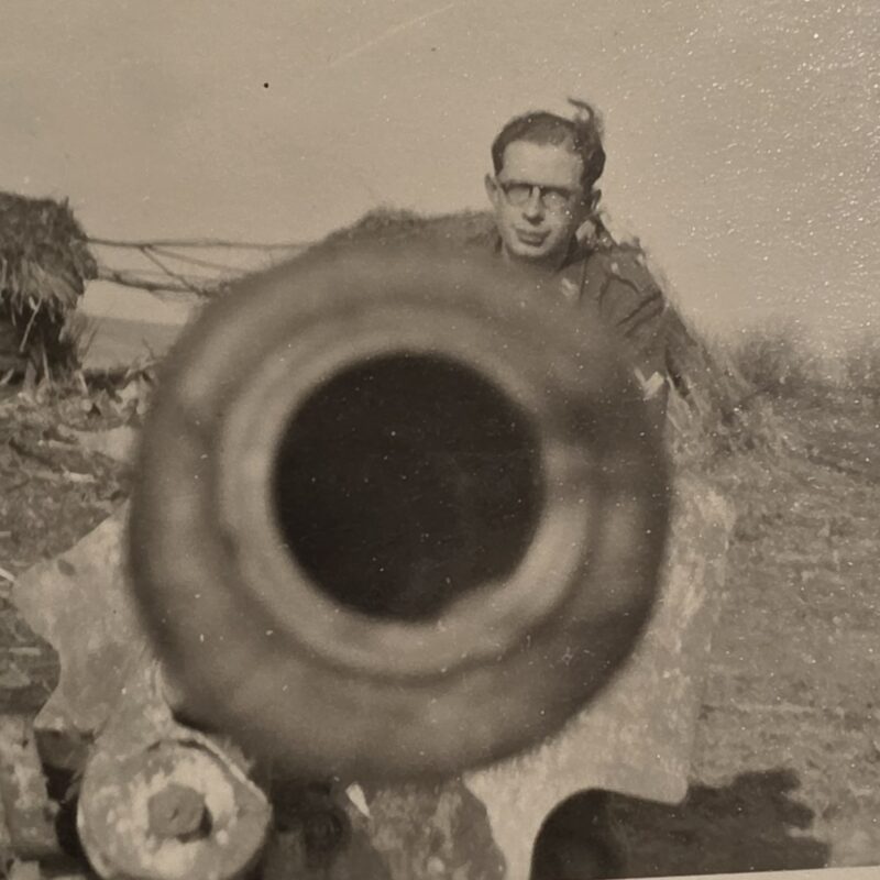 THE BUSINESS END! Wehrmacht Soldiers poses w Cannon WW2 German Military Photo