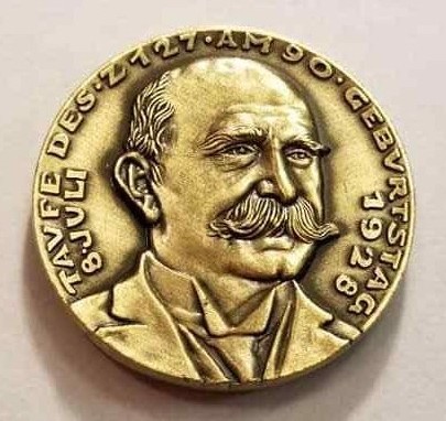 gz1 German Karl Goetz Medal Medallion coin Graf Zeppelin airship christening 1928