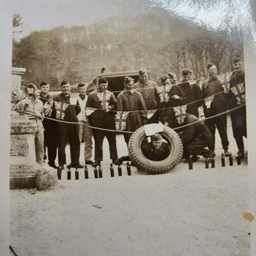 LUFTWAFFE SOLDIERS POSE w UK BRITISH FLAGS WW2 WWII German Military photo