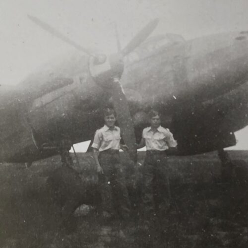 20261007_154620 Original WW2 Wartime Photo Soldiers Pilots Pose w Aircraft Airplane Plane