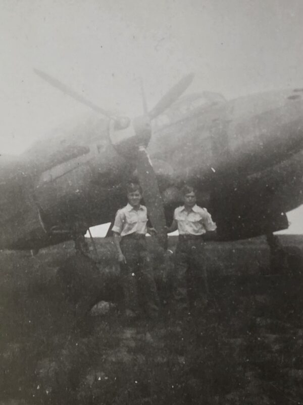 20261007_154620 Original WW2 Wartime Photo Soldiers Pilots Pose w Aircraft Airplane Plane