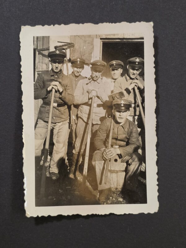 WWII WW2 German Early RAD Reichsarbietsdienst Soldiers Labor Division Photo