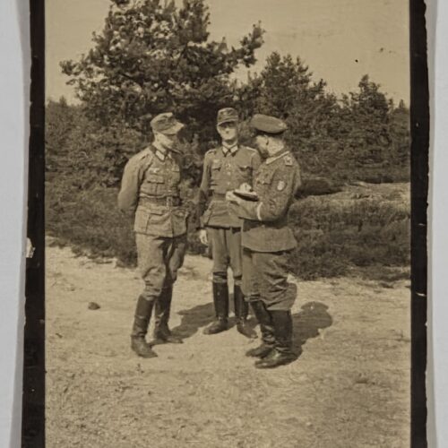 20261007_155655 TINY! WW2 German Wehrmacht Officers Photo w KRIM or Kuban Battle Shield + Cuff Title