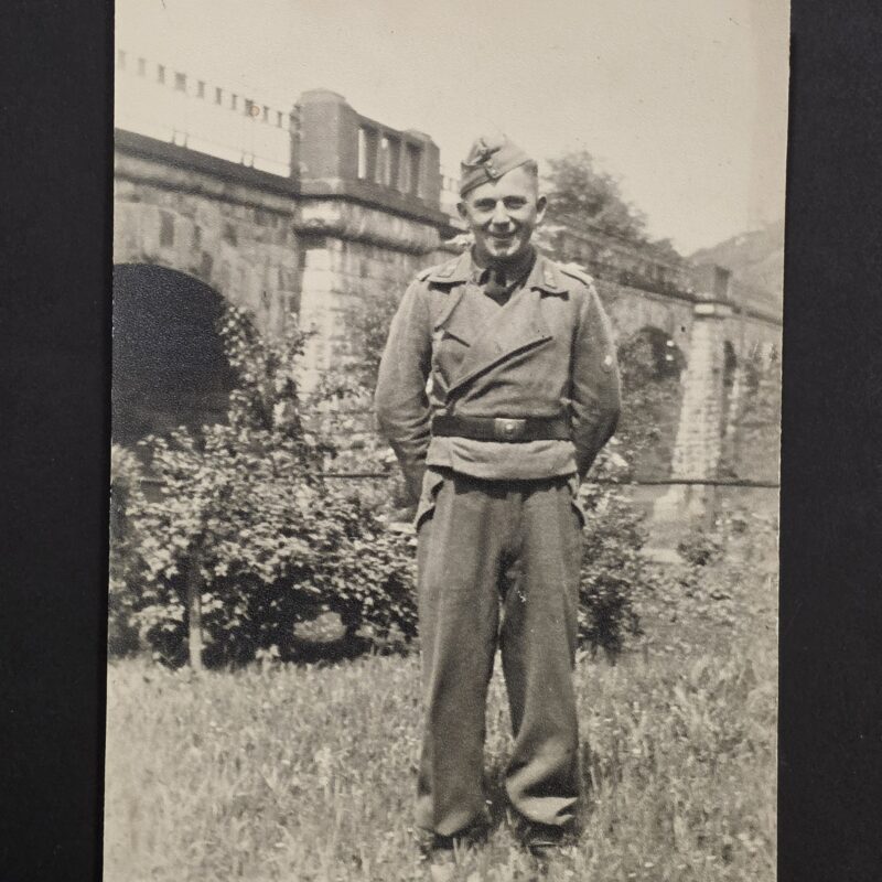 20261007_155846 WW2 German Large Sized Luftwaffe Soldiers Pose Military Wartime Photo