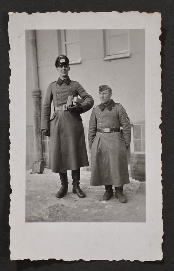 20261010_125231 TALL MAN SMALL MAN! WW2 German Wehrmacht Humorous Military Photo